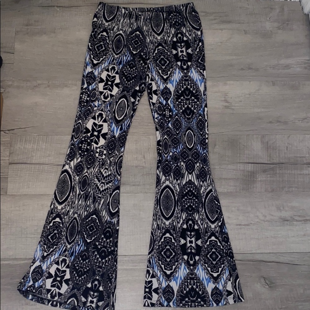 Patterned Flare Pants 🌀